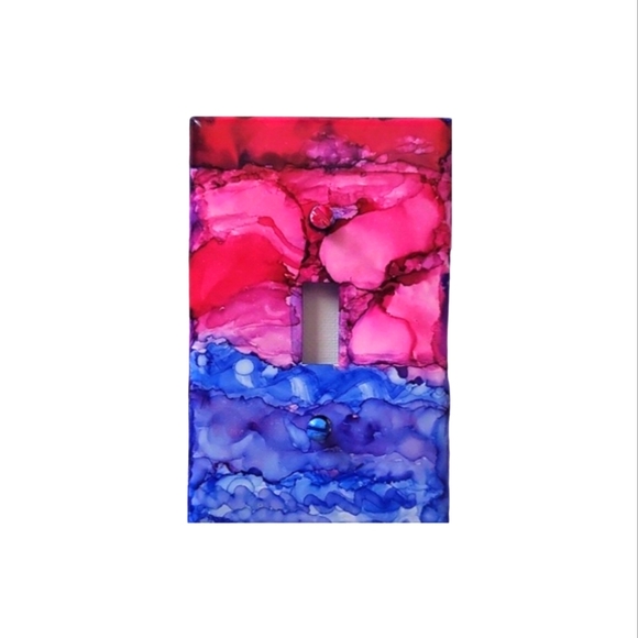 Hand Crafted Blue Pink and Purple Design Single Toggle Light Switch Plate - Picture 2 of 2
